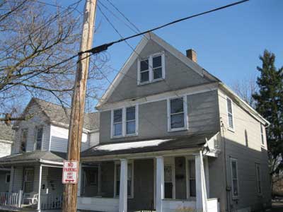 (4) A typical 2½-story residence front porch makes an excellent launch point for an oriented VES mission into bedrooms. Always size up the porch's stability before using it. 