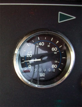 The speedometer indicates the apparatus is in pump mode.