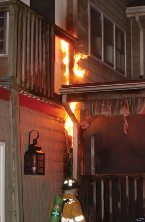 (6) An incipient exterior fire that will reach the eaves in seconds and then become an interior fire. <i></noscript>(Photos 6-8 by Todd Dudek.)</i>“></td>
</tr>
<tr>
<td align=