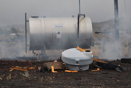 (5) A smoke machine simulates a chemical spill following an explosion in a county chemical and fuel storage yard during a full-scale exercise in Harney County, Oregon. Full-scale exercises are typically the most complex and resource-intensive type of exercise.