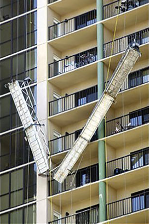 (9) This scaffold has failed at a connection point on the scaffold platform. 