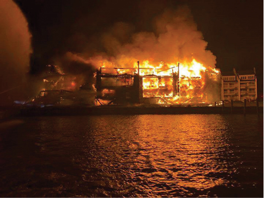 (6) View on the fireboat’s arrival. (Photo by Joseph Weaver.)