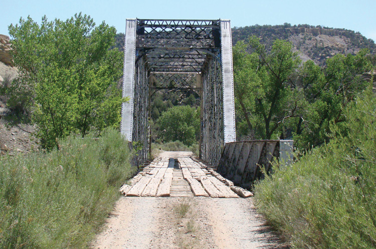 The age, condition, and load limits on this bridge may preclude some types of fire apparatus from crossing it. 