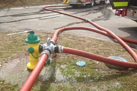 Three-way valve on fire hydrant