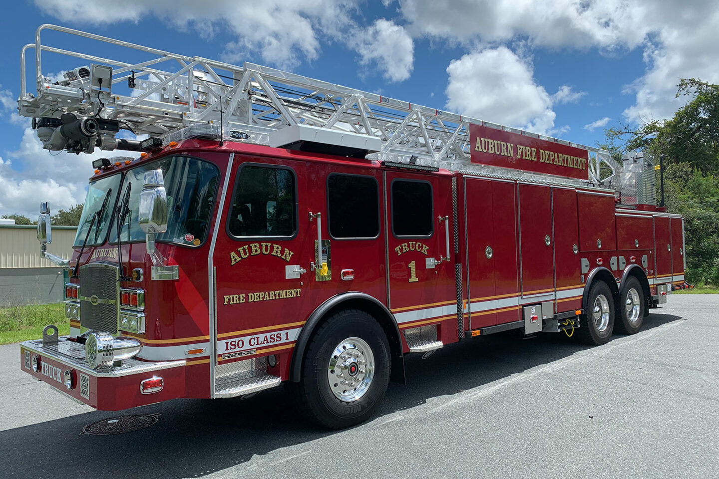 E-ONE® Delivers HR 100™ Ladder to Auburn (NY) Fire Department - Fire