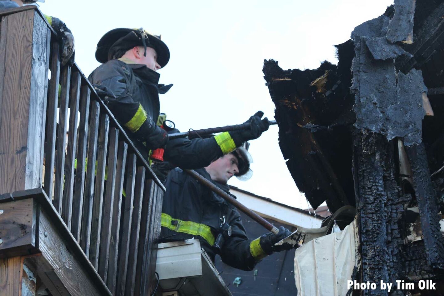 Chicago firefighter work from an exposure building