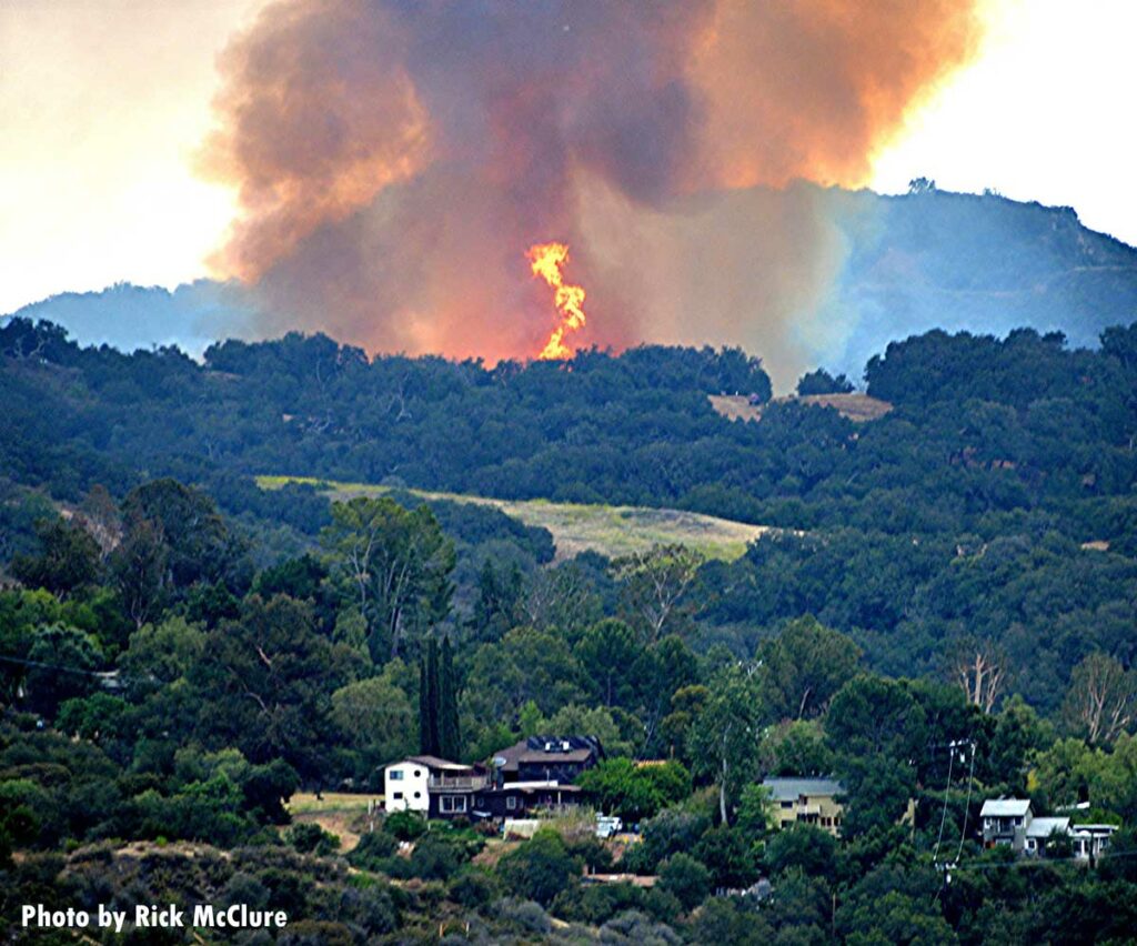 Fire from Palisades Fire threatens homes