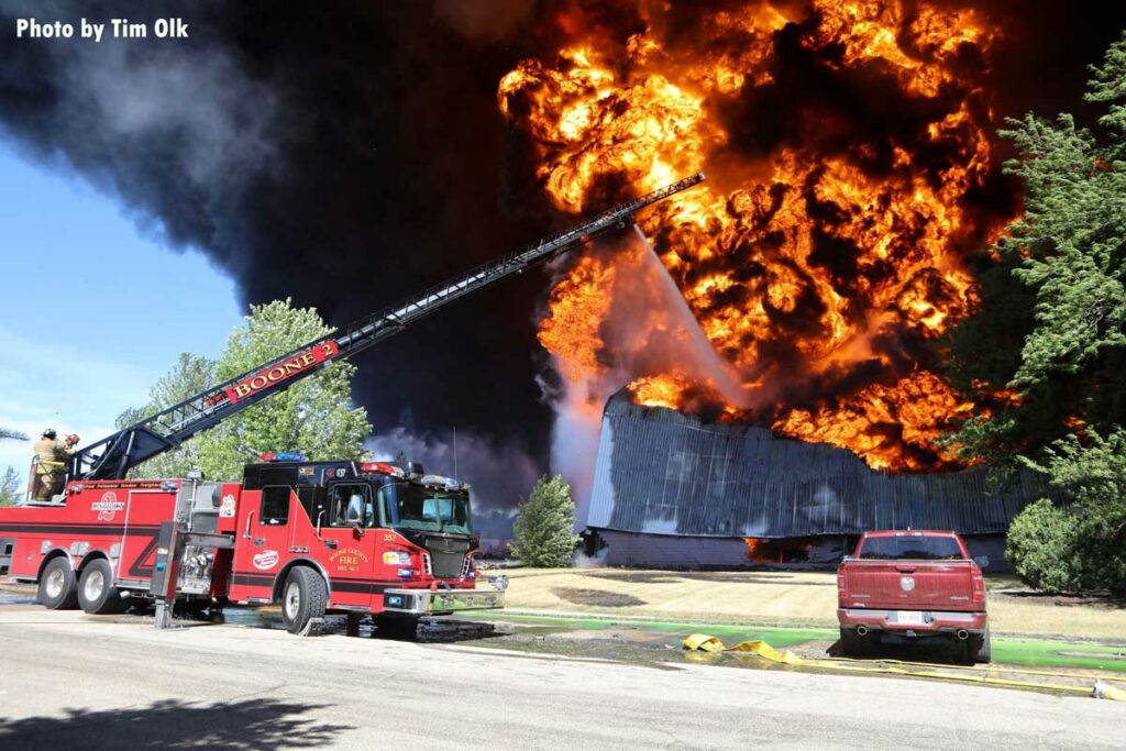 Boone aerial apparatus puts elevated stream on massive flames