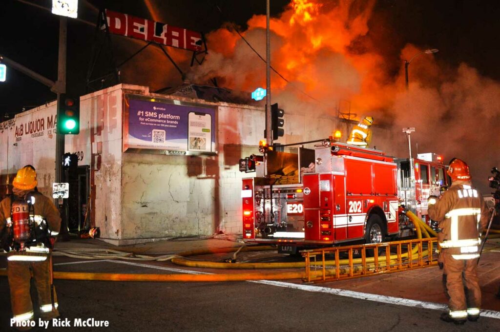 Huge flames and smoke at Los Angeles fire