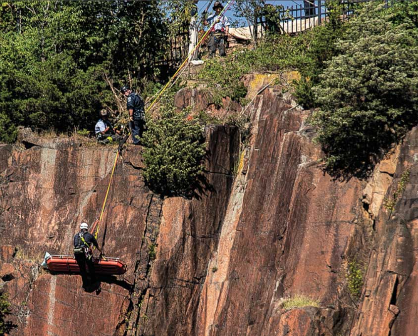 Rope rescue photo by Glenn Duda