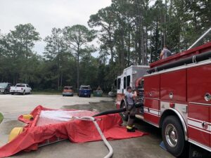 Fire apparatus and tank